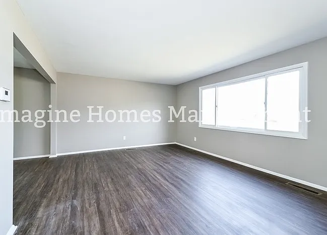 4 bed, 2.0 bath, 1762 sqft, $2,695 — Photo 2