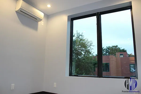 Rented by Premier Metro Realty Corp | media 48