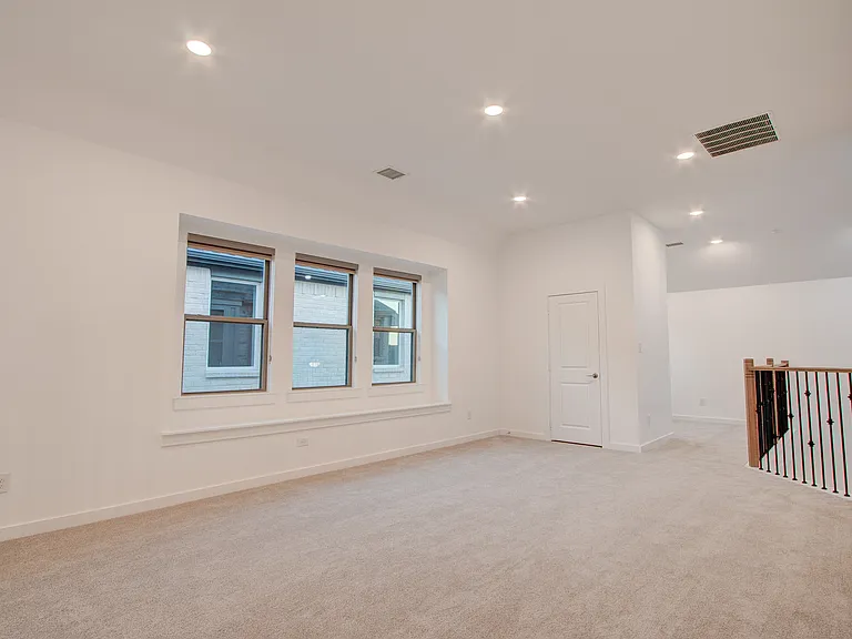 724 Kendall Ln — Photo 30