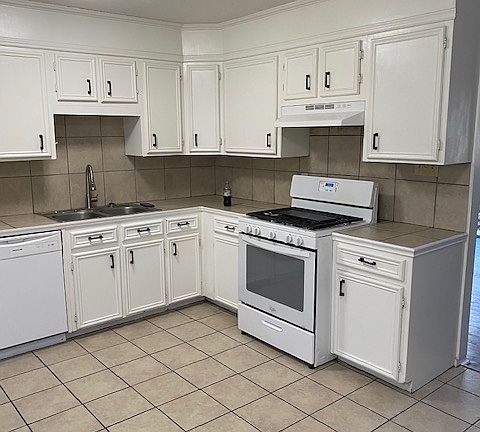 Large Kitchen/Eating Area