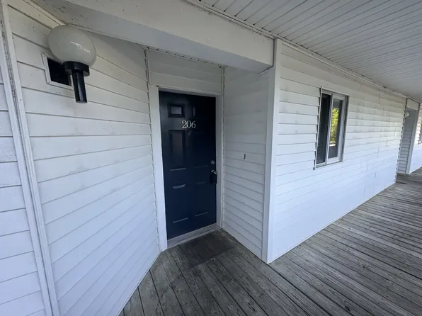 101 Santree Dr #206, Williamston, NC 27892
