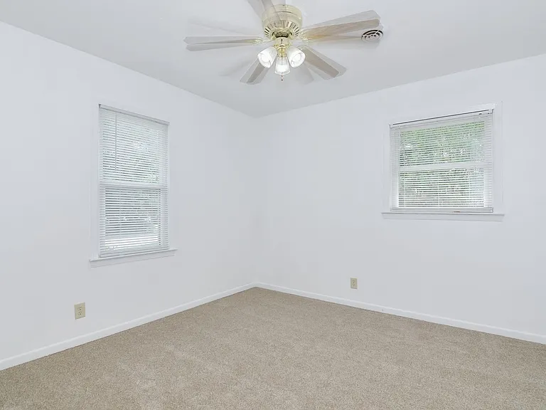 373 Westmont Dr — Photo 22