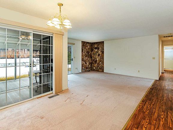 4th image of 427 Somerset Dr