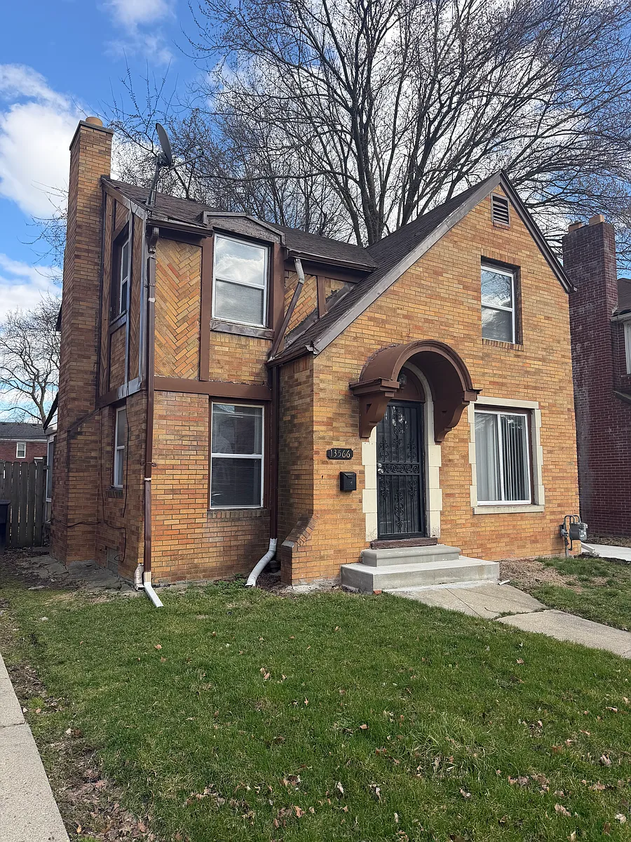 Building Photo - 13566 Longacre St