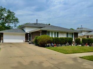 8524 Natchez Ave, Burbank, IL