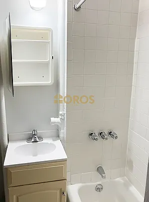 Rented by City Connections Realty | media 6