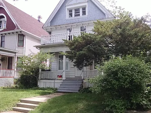 1927A E Newberry Blvd #UPPER FLAT Photo 1