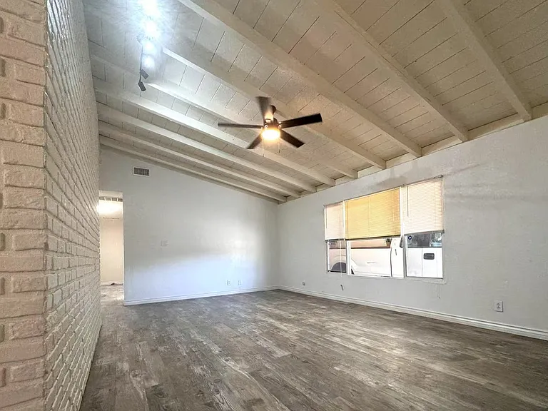 25189 Gentian Ave — Photo 3
