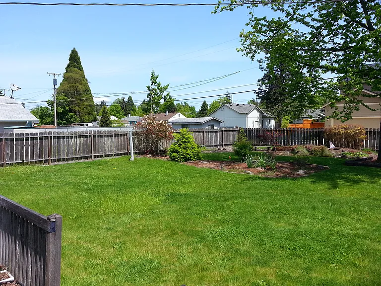2125 Tyler St — Photo 3