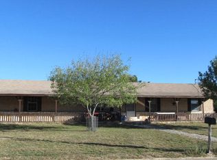 122 Looker Dr W, Ingram, TX 78025
