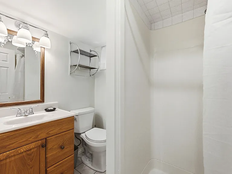 2480 Eastbourne Dr — Photo 21