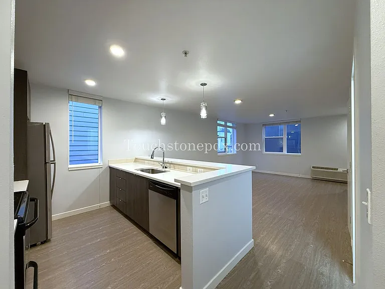 424 NE Jessup St #11 — Photo 10