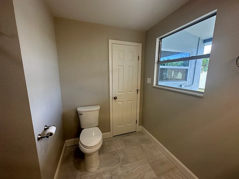 2210 S Euclid Cir #B — Photo 40