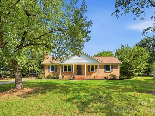 12011 Merriweather Dr, Charlotte, NC 28273