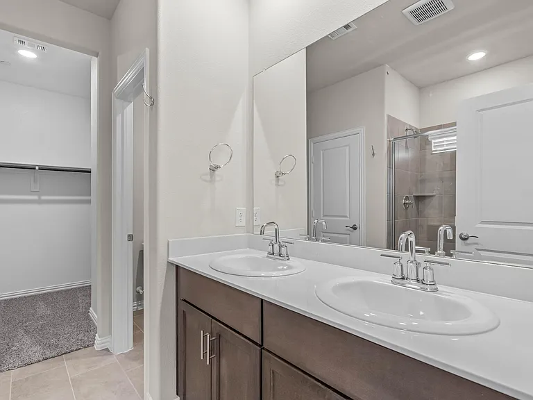 210 Monarch Way — Photo 5