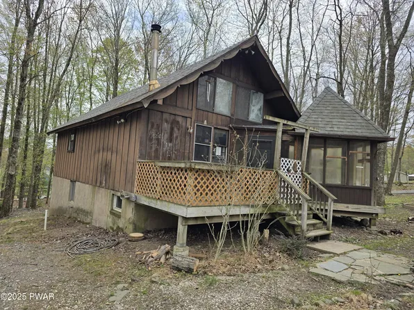 1011 Hidden Valley Ct, Lake Ariel, PA 18436