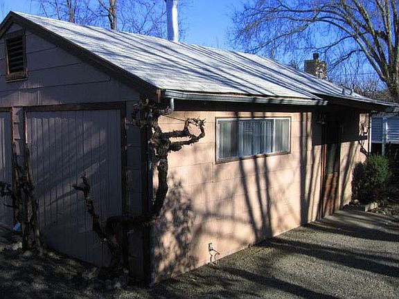 garage & studio apartment