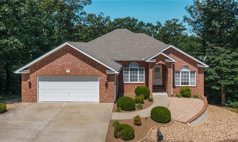 1st image of 21 Lockton Dr