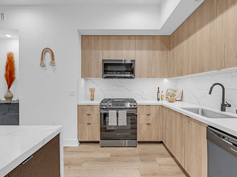 178 S Euclid Ave #310 — Photo 15