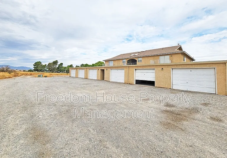 2321 E Calvada Blvd #6 — Photo 14