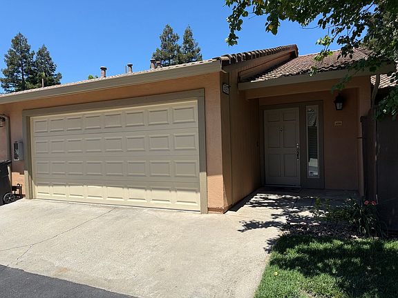 3rd image of 4056 Elmo Loop