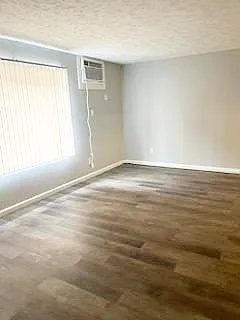Benson Crest Apartments — Photo 25