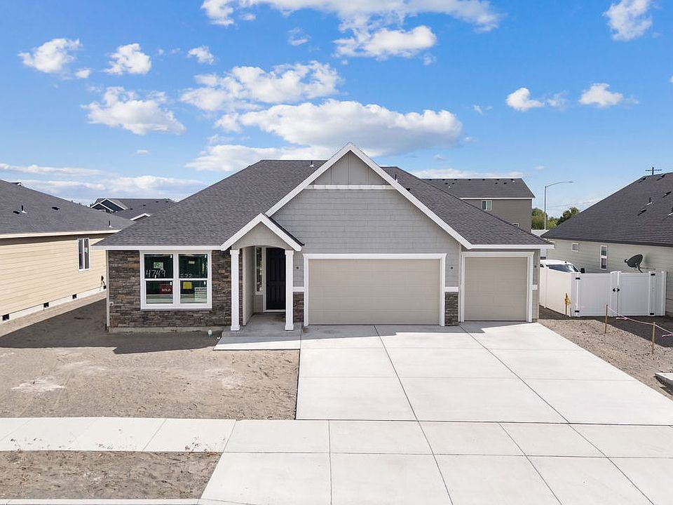 4749 W Thrush ST by Aho Construction