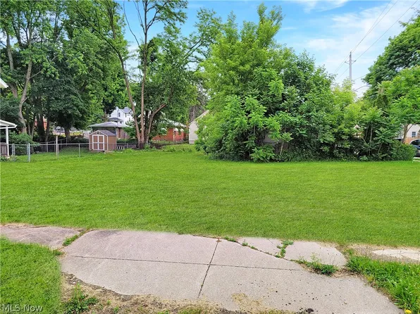 1091 Pitkin Ave, Akron, OH 44310