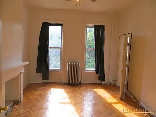 Rented by aptsandlofts.com | media 1