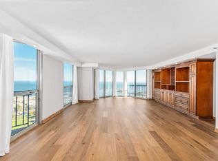 Landmark On The Lake, Milwaukee, WI 53202