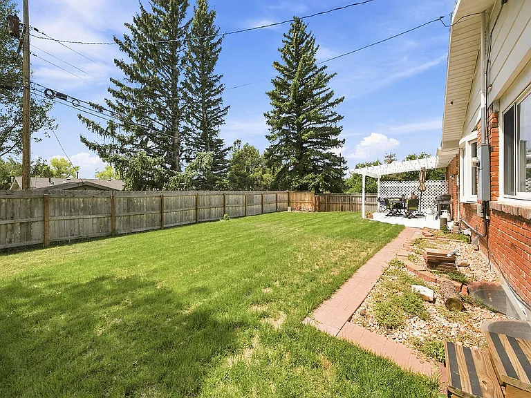 513 Harvard Ln — Photo 23