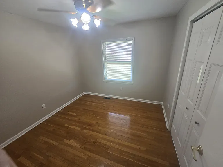 1118 Maywood Dr — Photo 5