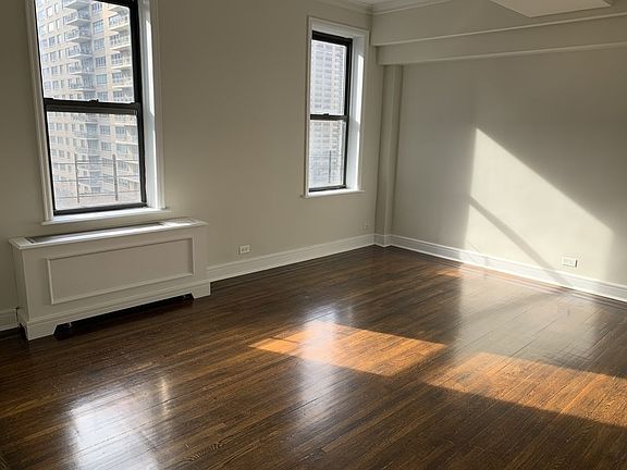 4th image of 210 W 70th St APT 912