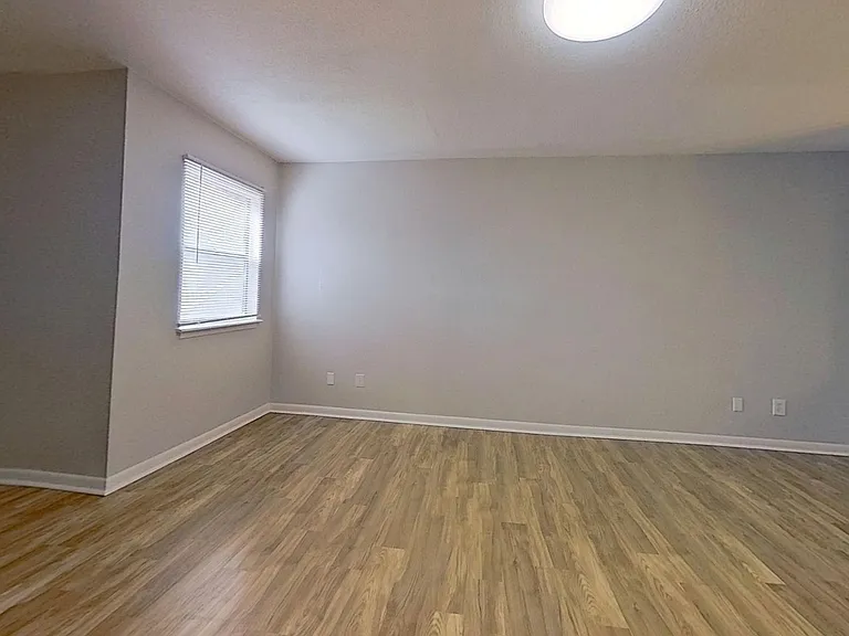 7607 Melissa Ct N — Photo 5