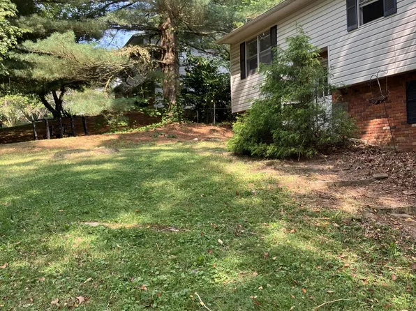 46 Bridle Path Ln, Granville, OH 43023