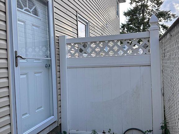 2nd image of 138 Woodbine Ave #2