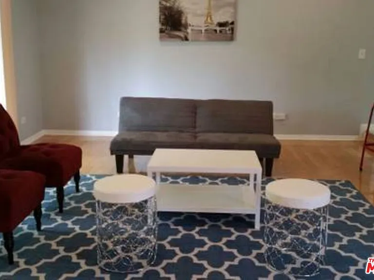 5049 Serrania Ave — Photo 14