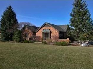 36621 Valley Ridge Dr, Farmington Hills, MI 48331