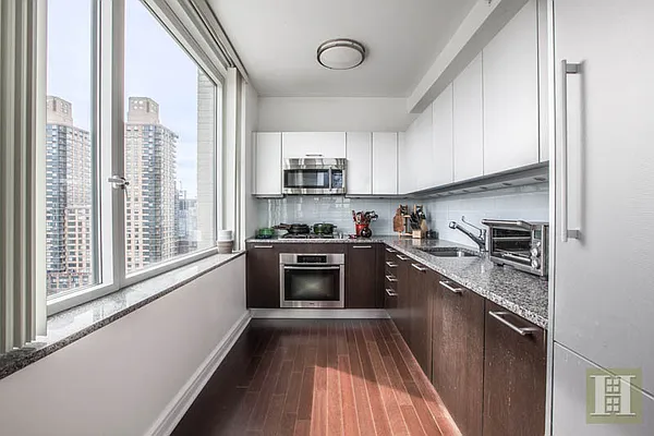 Rented by Halstead Real Estate | media 36