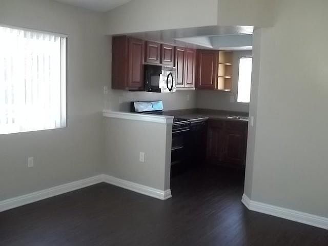 2nd image of 2304 Sea Cliff Way
