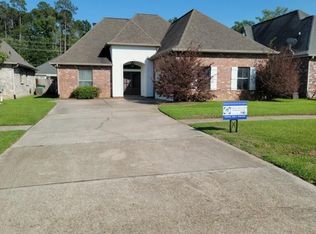 2333 Cours Carson St, Mandeville, LA 70448