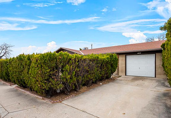 3rd image of 1043 Onate Ct SE