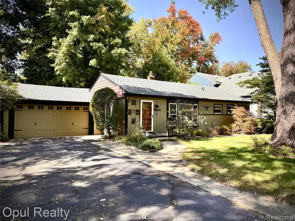 18051 Floral St, Livonia, MI 48152