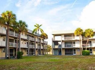 270 Layne Blvd APT 102, Hallandale, FL 33009