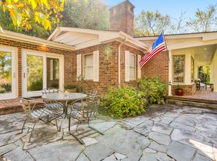 209 Frontier Bluff Rd, Lookout Mountain, GA 30750