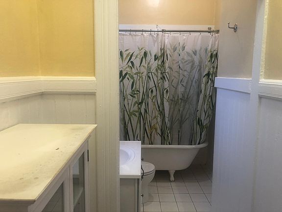 3rd image of 963 Sanchez St #2