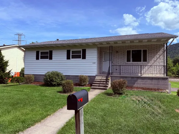 12106 Bowling St, Cumberland, MD 21502