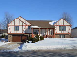 415 2nd St SE, Plainview, MN 55964