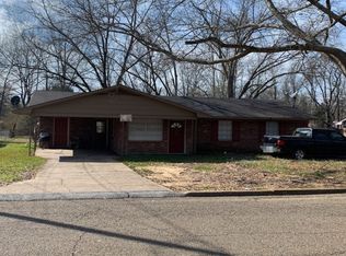 837 5th St, West Pt, MS 39773