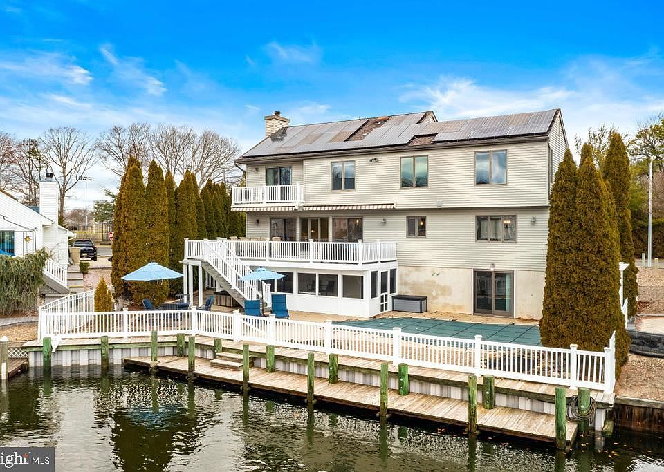 1st image of 56 Moorage Ave